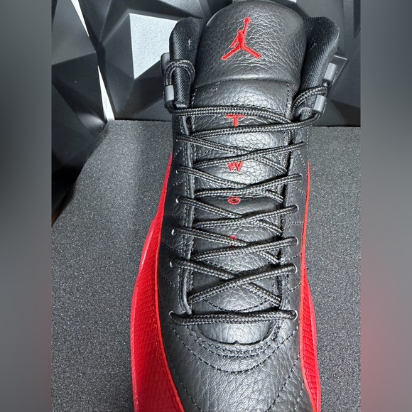 Jordan Men's Black Retro 12 - Picture 10 of 12